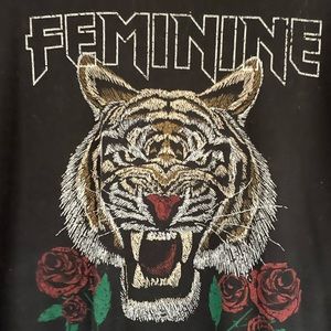 Black feminine printed t shirt